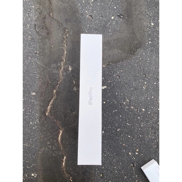 Apple ipad pro box only - Picture 2 of 3